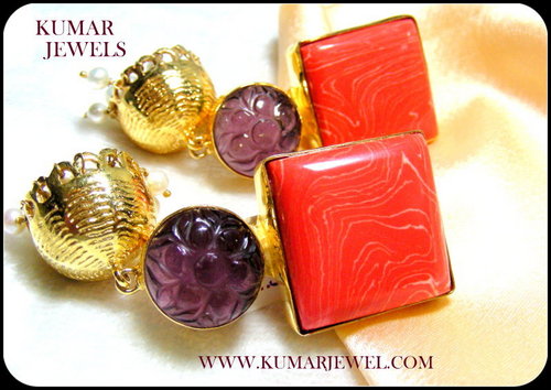  stone earring.