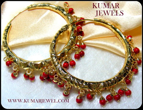 coral beaded wali.