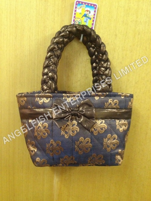 Chotti Purse with Broket