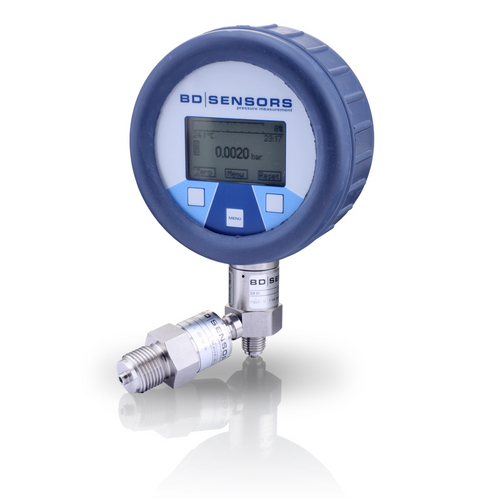 Digital gauge with detacheable pressure sensor