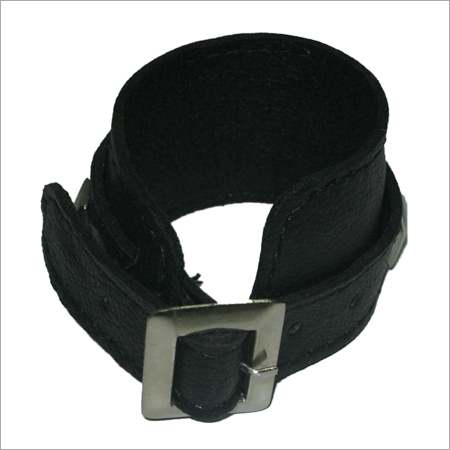 Broad leather bracelet