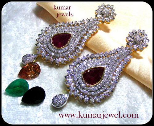 ELEGANT DANGLER EARRING.