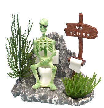 PENN PLAX ACTION AIR SKELETON ON TOILET