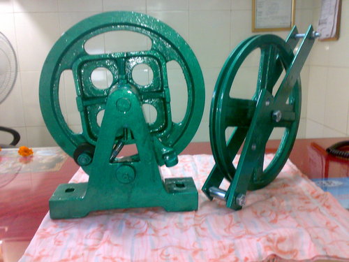 Elevator Speed Governor Pully - Close Grain Cast Iron, Steel Frame, Green | Durable Design, Easy Installation, Vibration Dampening, Long Lifespan