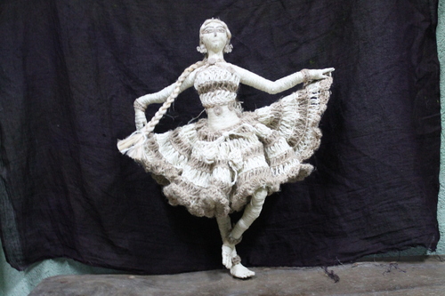 DANCING DOLL