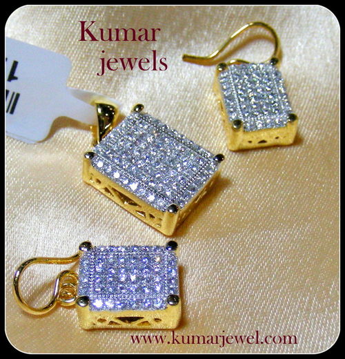 DIAMOND BOX PENDANT SET.