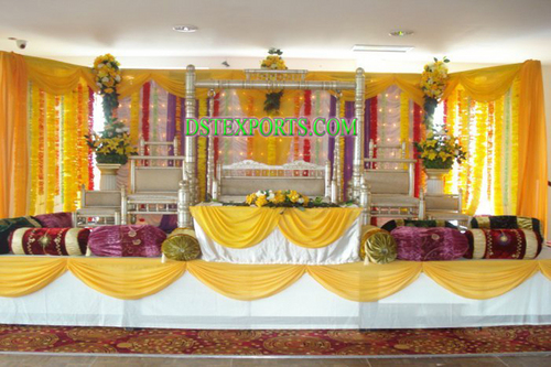 MUSLIM WEDDING MEHANDI STAGE SET