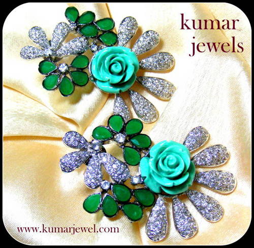 DISC DESIGNER EARRING.