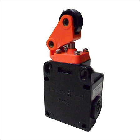 Limit switch with roller