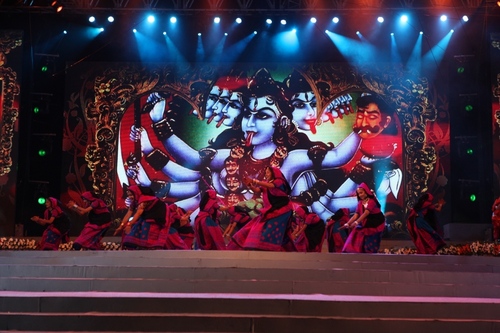 INDOOR FULL COLOR LED DISPLAY