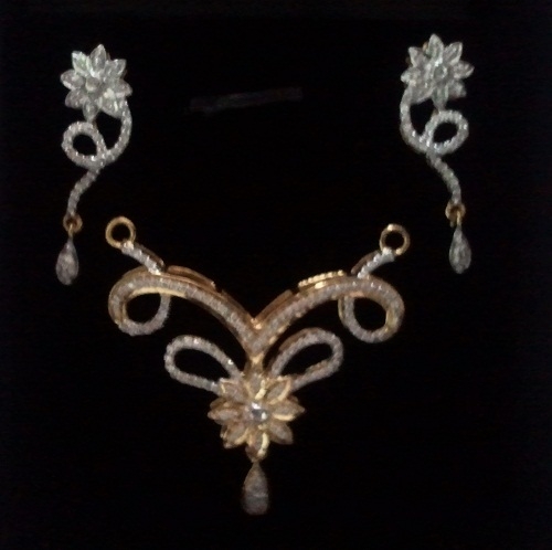 Diamond Pendant With Earring
