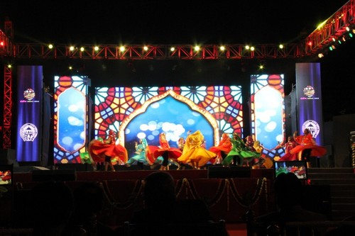INDOOR FULL COLOR LED DISPLAY SYSTEM