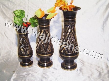 DESIGNER BRASS BLACK VASE