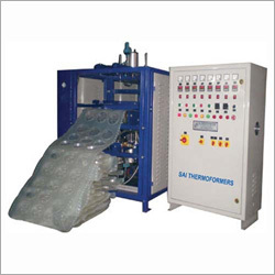 Vacuum Forming Machine