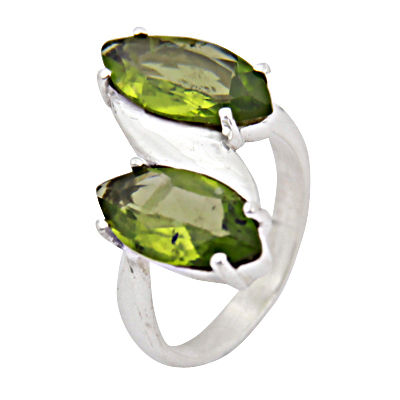 Latest luxury Peridot Glass Gemstone Silver Ring