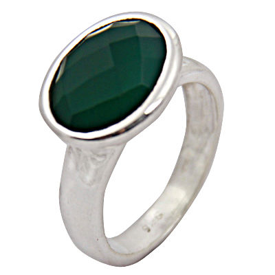 Attrective Green Onyx Gemstone Silver Ring