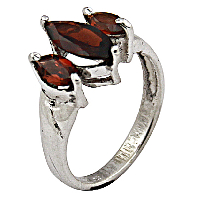Sparkling Garnet Gemstone Silver Ring