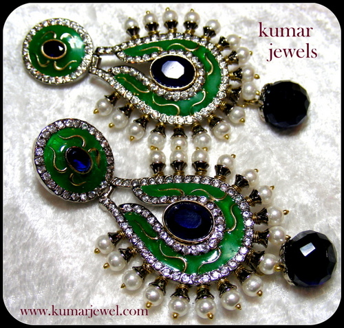 Antique Dangling Earring.