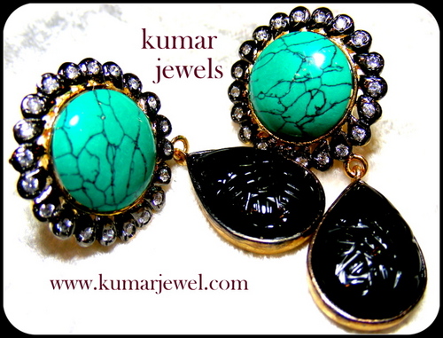 Double tone earring.