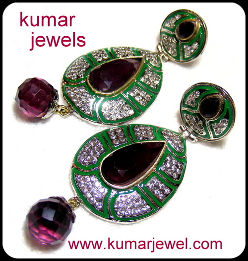 Enamel Vintage Earring.