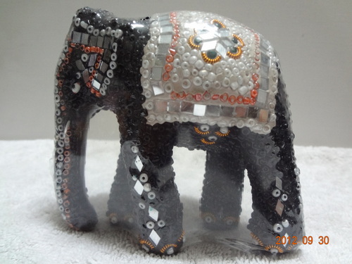 lac beaded elephant 4"