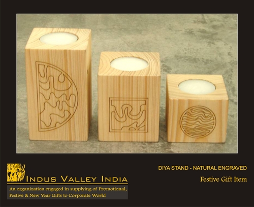 Diya Stand Natural Engraved