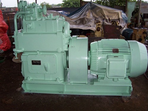 AIR COMPRESSOR