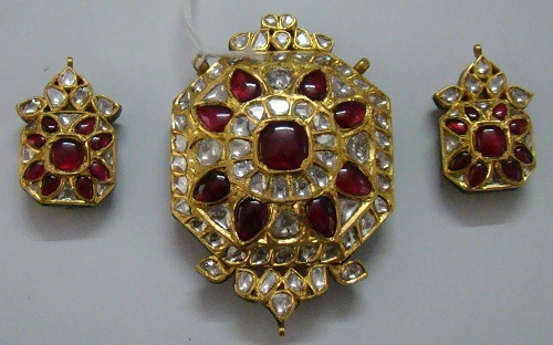 Kundan Meena Pendant Set