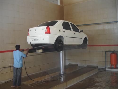 Silver Black Hydraulic Car Washing Lift
