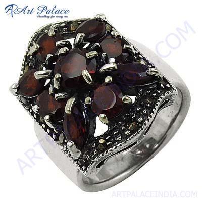 Fantastic Fashionable Garnet Gemstone Silver Ring 