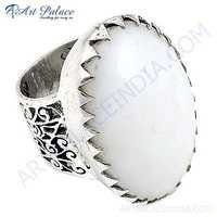 Fantastic fashionable White Oynx Gemstone Silver Ring
