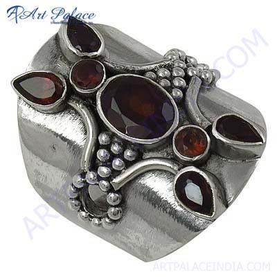 Famous Design Garnet Gemstone Silver Ring
