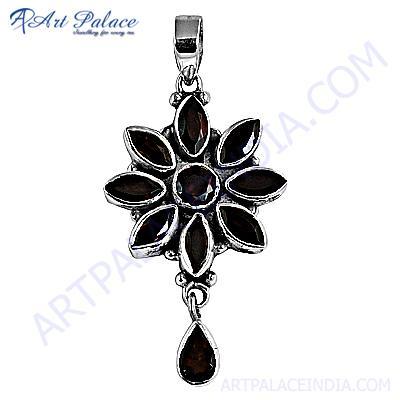 Latest Luxury Famous Garnet Gemstone Silver Pendant