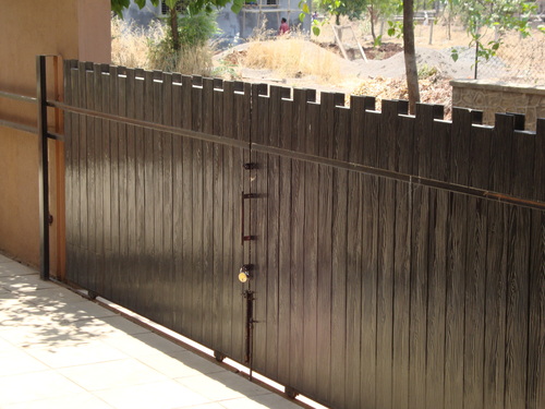 Gate with Shera Plank