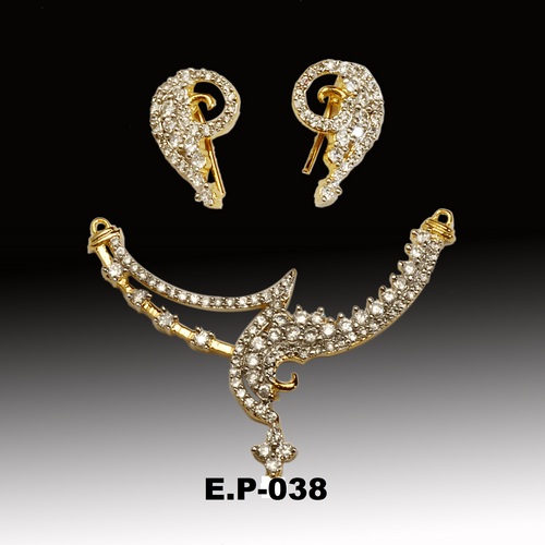 Fashionable Diamond Pendant