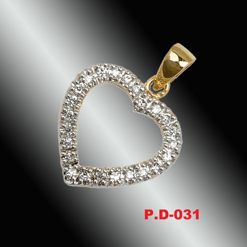 DIAMOND HEART PANDENT
