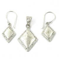 Leaf Style Cubic Zirconia Silver Gemstone Earings & Pendant Set