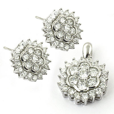 Flower Style Cubic Zirconia Gemstone Silver Earings & Pendant Set