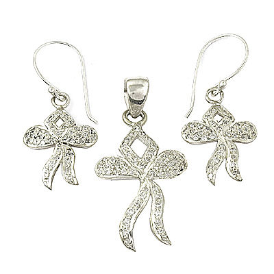 Most Fashionable Cubic Zirconia Silver Gemstone Earings & Pendant Set 