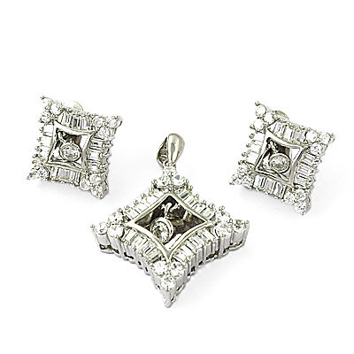 High Quality Cubic Zirconia Gemstone Silver Earings & Pendant Set