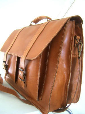 TE Hand & Traveller Bags