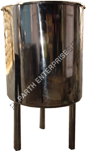 Tanks - Stainless Steel, 50-5000 Liters Capacity, M.S./S.S. Base Mounted Legs, Ball Valve Outlet, Optional Heating/Cooling, Durable & Easy to Clean