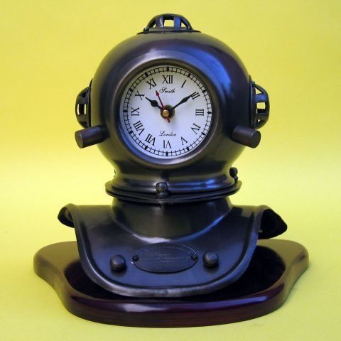 NAUTICAL IRON DIVERS HELMET CLOCK WITH WOODEN BASE 8"