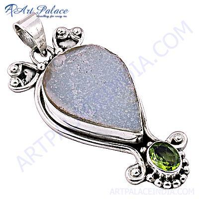 Excellent New Fashionable Druzy & Peridot Gemstone Pendant