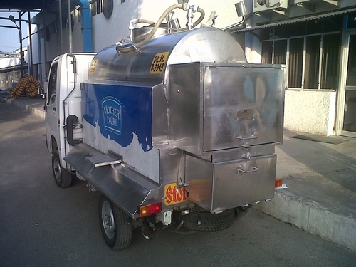 ROAD MILK TANKER - Stainless Steel, 500-5000 Liters Capacity, Mini Truck Chassis - Insulated with CIP Cleaning System, Food Grade Compliance