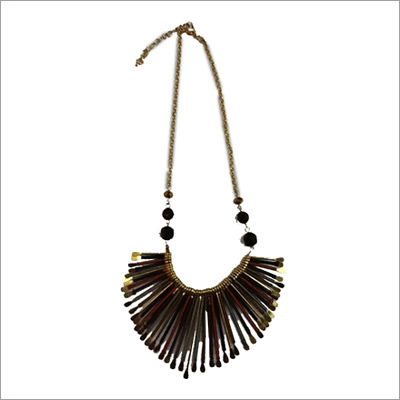 Thread necklace
