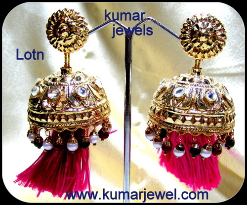 Lotton earring.