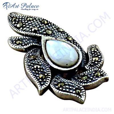 Traditional Designer Gemstone Silver Pendant With Mabe Pearl