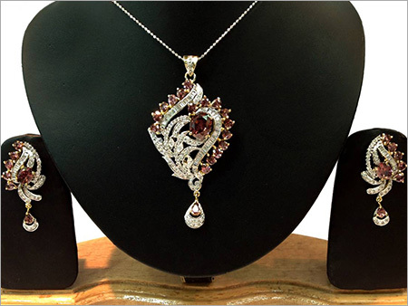 Ladies Fashion Necklace