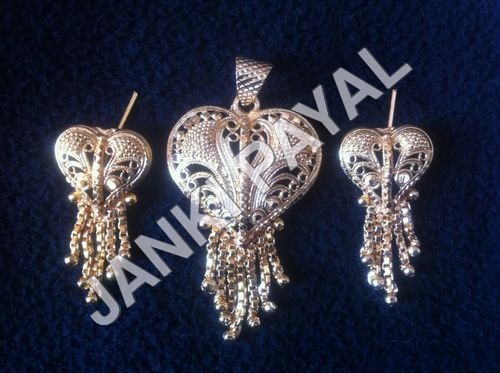 Imitation Pendent Set